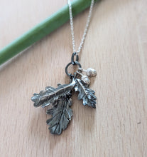 Load image into Gallery viewer, Acorn leaves pendant
