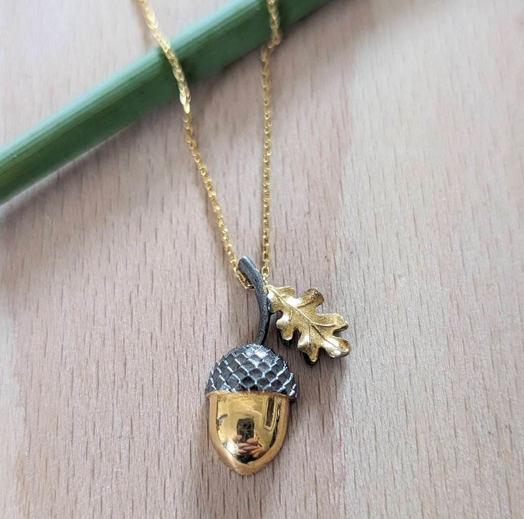 Acorn pendant