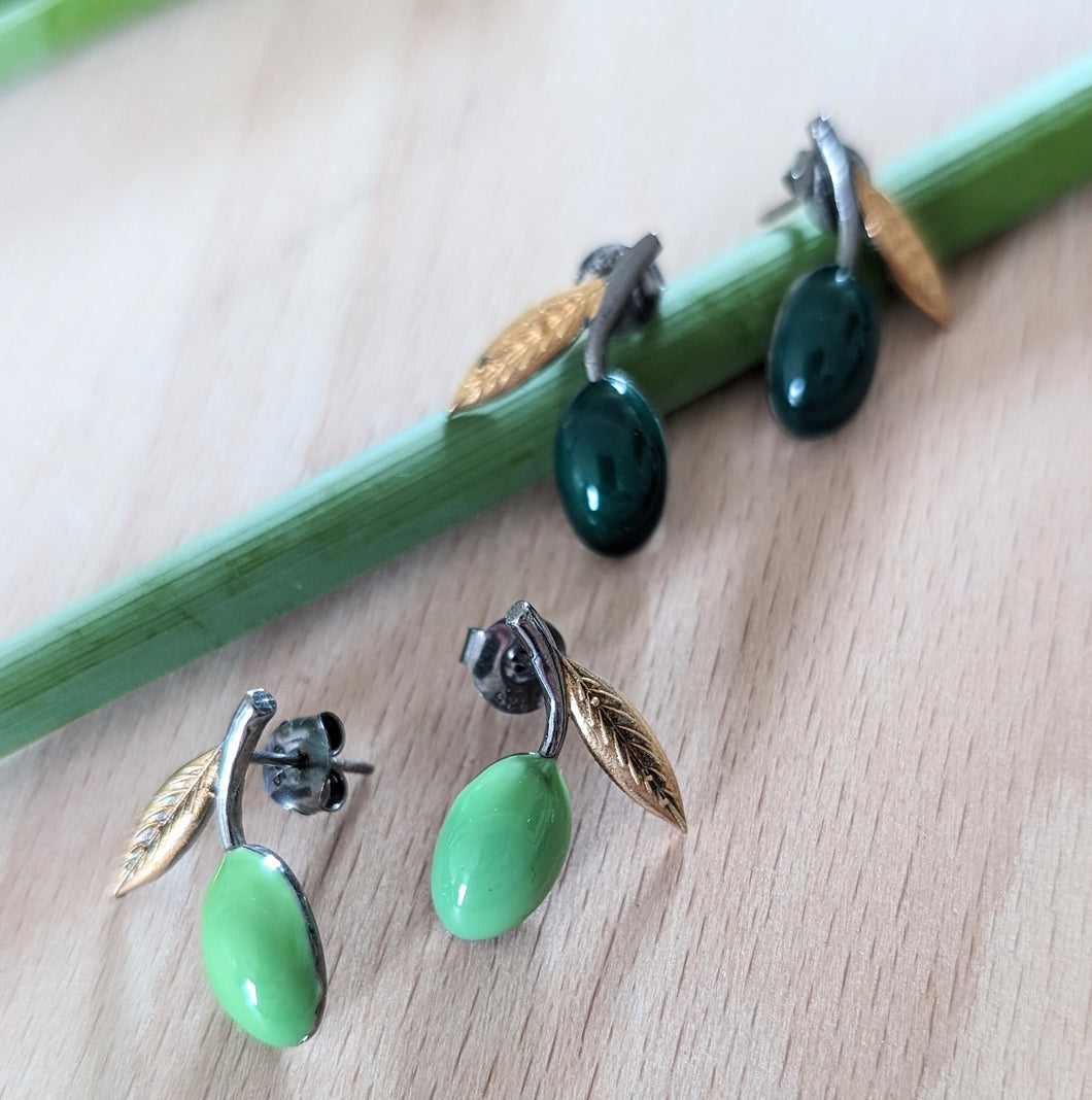 Olive stone earrings (enameled)