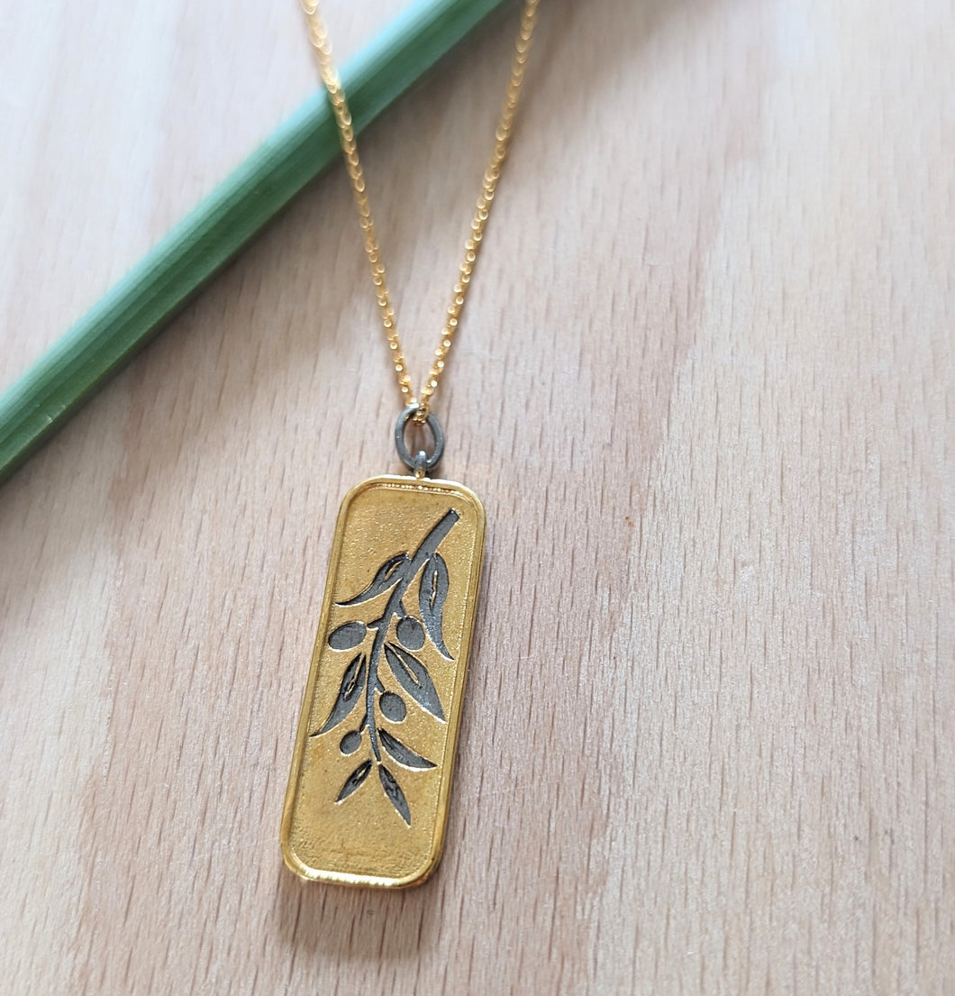 Olea engraved pendant