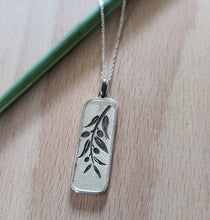 Load image into Gallery viewer, Olea engraved pendant
