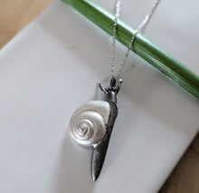 Load image into Gallery viewer, Snail pendants
