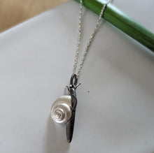 Load image into Gallery viewer, Snail pendants
