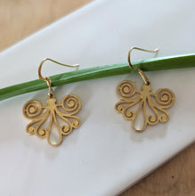 Load image into Gallery viewer, Ironwork design earrings
