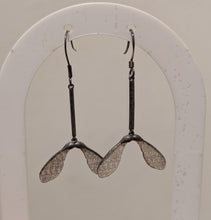 Load image into Gallery viewer, Sycamore seeds earrings
