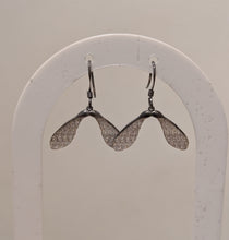Load image into Gallery viewer, Sycamore seeds earrings
