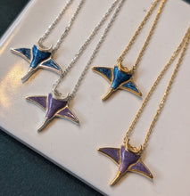 Load image into Gallery viewer, Mantaray pendant
