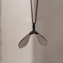 Load image into Gallery viewer, Sycamore seeds pendant
