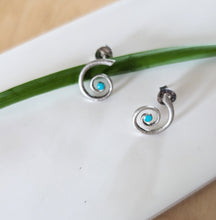 Load image into Gallery viewer, Spiral earrings
