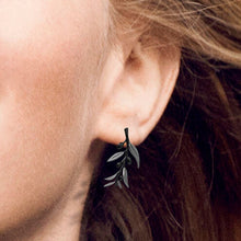 Load image into Gallery viewer, Olea earrings
